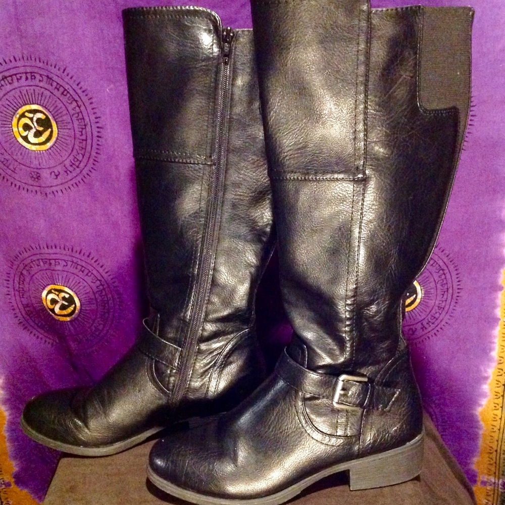 Black boots